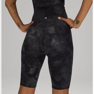 Lululemon • Grey Tie Dye Super HiRise 10” Short 4